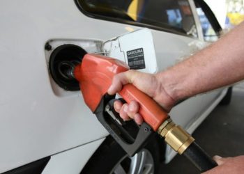 Petrolíferas aceleram vendas de combustíveis mas facturam menos