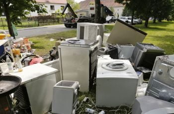 ERP sensibiliza festivaleiros em Paredes de Coura a reciclar velhos equipamentos e pilhas usadas