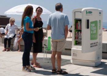 Um frigorífico transformado em biblioteca