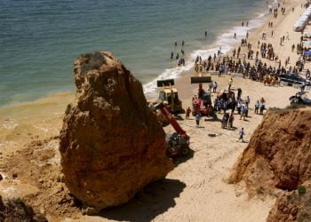 Nova derrocada na praia Maria Luísa. Desta vez, não houve vítimas.