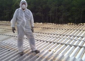 Quercus diz que trabalho de recolha de amianto nas escolas está incompleto