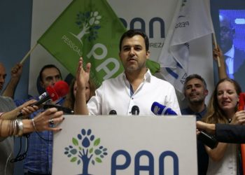 PAN leva iniciativa pelo fim dos canis de abate ao Parlamento