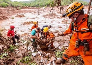 Lama tóxica já chegou ao Atlântico