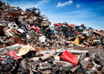 Toneladas de lixo a céu aberto geram alarmismo