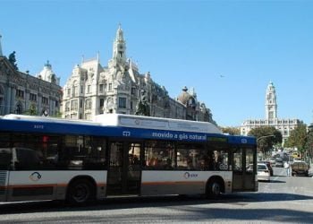 Procura por transportes coletivos urbanos regista crescimento homólogo de 119% de janeiro a abril de 2022