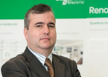 Schneider Electric lança controlador dedicado à eficiência energética