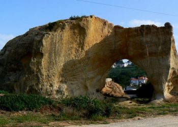 Vento e água degradam monumento jurássico