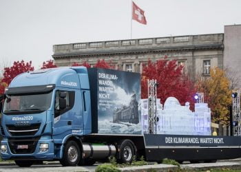 Iveco lança primeiro camião de longo curso movido a gás natural liquefeito