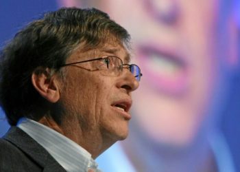 Bill Gates junta amigos e dá milhões para energias limpas