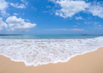 Epidemia de contaminação de plástico ameaça ilha de Bali