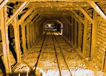 Um país a limpar minas radioactivas durante 21 anos