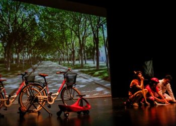 “CLIMAAT 100”: peça de teatro promove reflexão sobre alterações climáticas