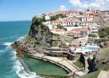 3,2 milhões de euros para empreitada de estabilização da arriba norte da Praia das Azenhas do Mar