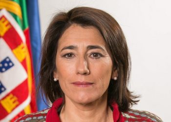 Ministra anuncia reforço de 750 operacionais para zonas “mais críticas” de incêndios