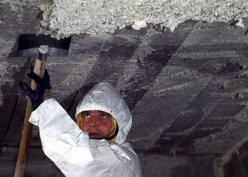 Que edifícios de empresas têm amianto? Parlamento debate proposta para fazer esse levantamento