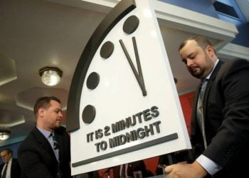 Risco nuclear faz avançar relógio do apocalipse