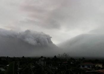 Vulcão Mayon intensifica atividade