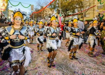 Carnaval de Loulé vai ter copos de papel 100% biodegradáveis, reutilizáveis e compostáveis