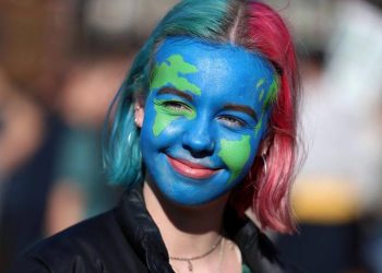 Jovens britânicos faltam às aulas para manifestação contra alterações climáticas