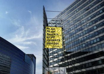 “Blah Blah Brexit”: Greenpeace coloca faixa em Bruxelas alertando para as alterações climáticas