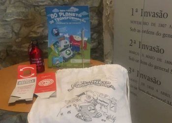 Alunos da Região Oeste continuam a receber kits de educação ambiental e a aprender sobre reciclagem