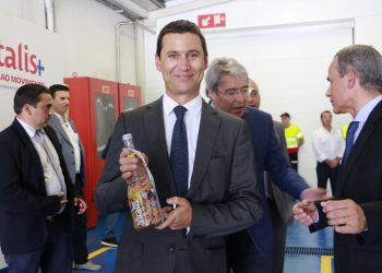 Secretário de Estado da Energia visita centro de captação e enchimento da Vitalis