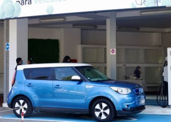 Power Dot inaugura primeira bomba de carregamento para veículos elétricos