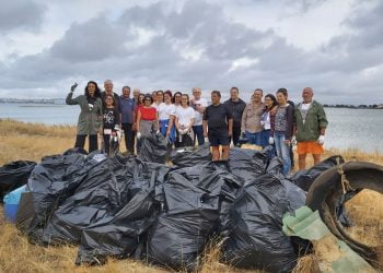 Seixal promove ação de limpeza no Dia da Baía