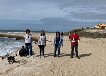 Universidade de Coimbra: Investigadores revelam eficácia de drones “low-cost” no combate ao lixo marinho