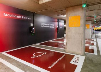 EDP Comercial instala maior hub de carregamento público na Maia
