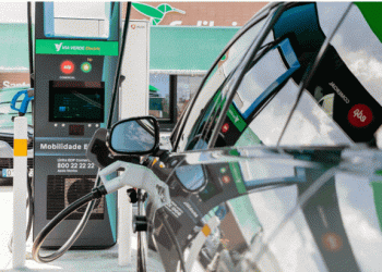 Já está operacional o primeiro carregador ultrarrápido para veículos elétricos na A1