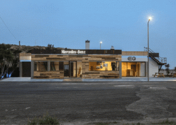 Mercedes-EQ Lounge na Nazaré é um espaço aberto à comunidade e com forte ligação ao Oceano