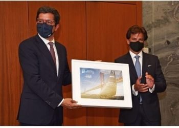 Mirpuri Foundation Racing Team homenageada pelo ministro do Mar