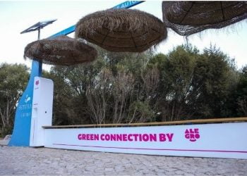 Alegro Setúbal instala duas paragens interativas de energia solar nas praias da Arrábida