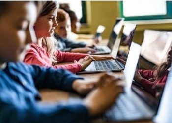 Indaqua promove workshops para ensinar crianças a programar videojogos dedicados à água