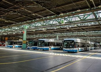 Carregadores produzidos em Portugal abrem caminho à neutralidade carbónica dos autocarros em Zurique