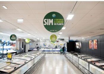 Mercadona prevê investimento de mais de 140 milhões de euros na estratégia para a redução do plástico