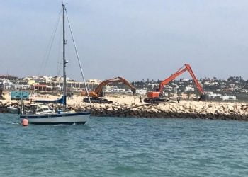 Trabalhos de dragagem de emergência do Porto de Lagos já arrancaram
