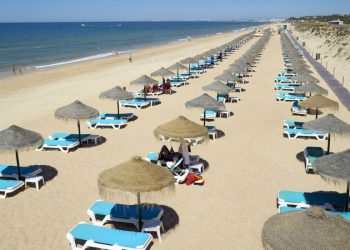 Loulé tem dez praias Bandeira Azul durante época balnear