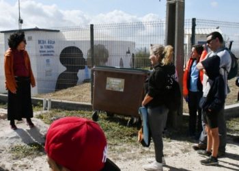 SMAS de Torres Vedras instalam contentores para deposição de lixo marinho