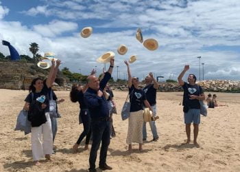 SIMAS celebram verão com ação de sensibilização em todas as praias de Oeiras