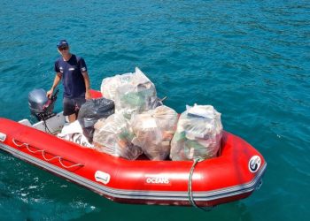 Oceanos devem receber entre 23 e 37 milhões de toneladas de plástico por ano
