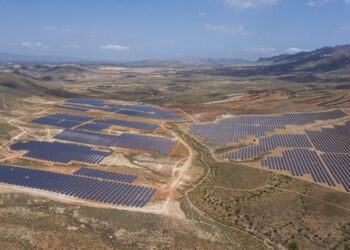 Aquila Clean Energy capta financiamento para projetos de energia renovável em Portugal e Espanha