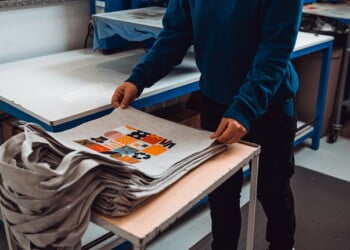 McDonald’s converte fardas antigas em sacos reciclados