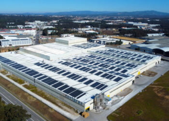 Central Fotovoltaica da Revigrés inaugurada pelo Ministro do Ambiente e Ação Climática
