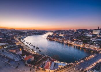 População vota para eleger nome da nova ponte sobre o Douro