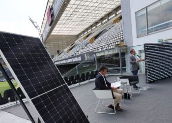 Comunidade de Energia instalada no Vitória Sport Clube vai permitir reduzir fatura energética em até 30%