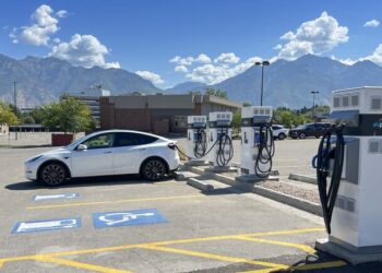 Efacec fornece mais de 100 carregadores elétricos para os EUA