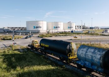 PRIO inaugura serviço de transporte de biocombustível por comboio no Porto de Aveiro