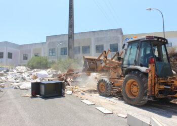 SMAS de Sintra fazem intervenção numa “lixeira a céu aberto”